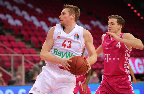 自然而然地 自然而然地